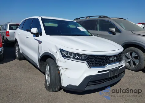 2022 Kia Sorento Lx z USA, uszkodzony, nr VIN 5XYRG4LC4NG111474